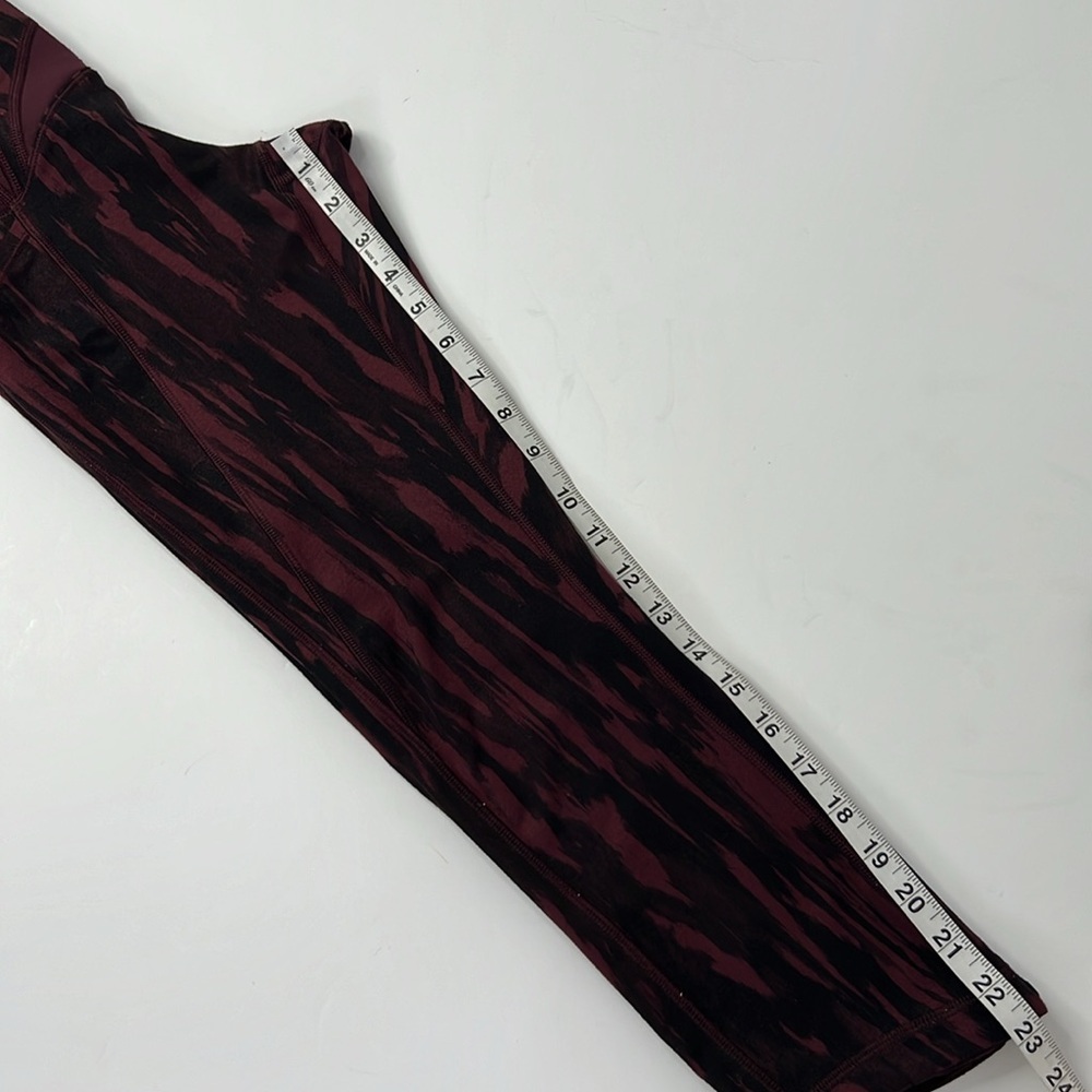 LULULEMON WOMEN’S EXQUISITE CROP PAINTED ANIMAL BORDEAUX  DRAMA BLACK  SZ 6 - Picture 13 of 13